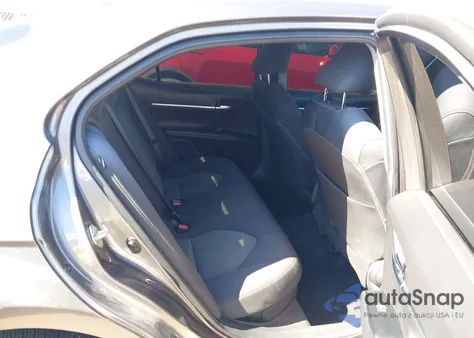 2020 Toyota Camry Le Hybrid z USA, uszkodzony, nr VIN 4T1C31AK1LU525815